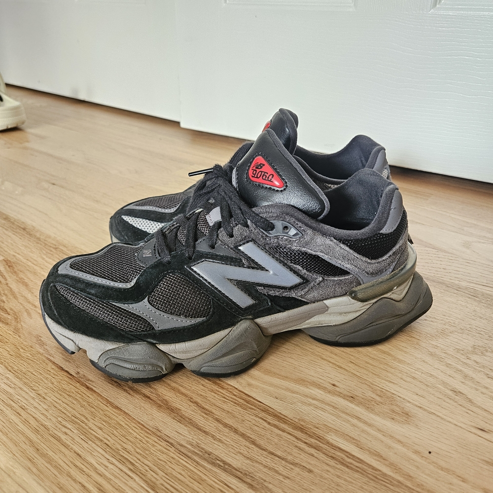 New Balance Black and Gray Sneakers